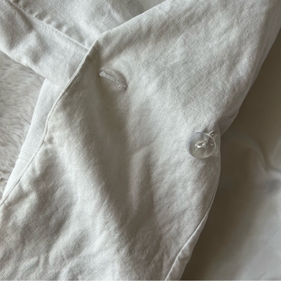 Halston Women's White Linen Blend Blazer - Picture 6 of 11